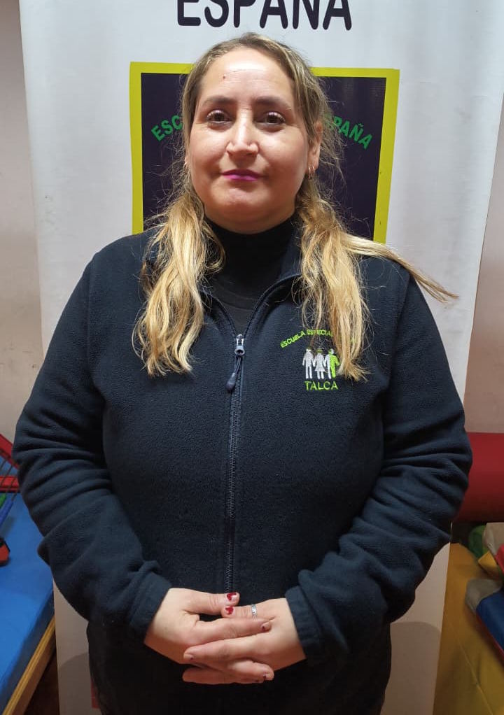 Elizabeth Ahumada, Asistente De Aula